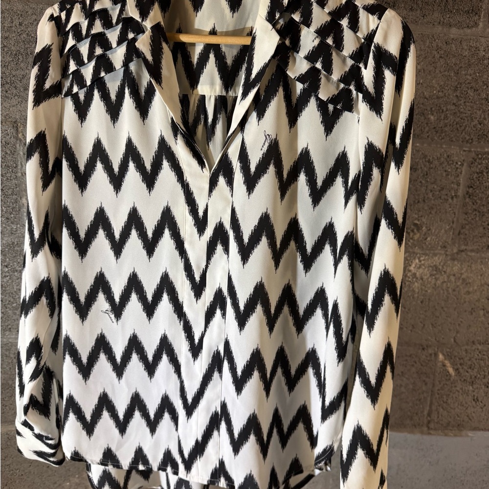Guess Black and White Chevron Blouse